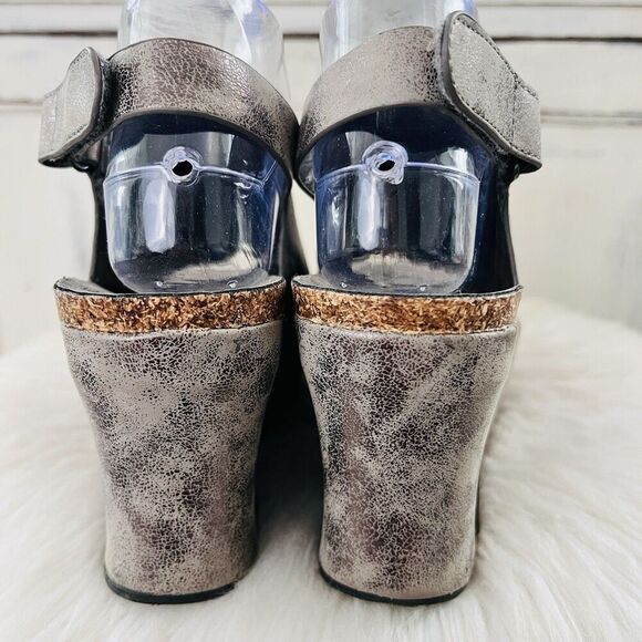 Pierre Dumas Hester Metallic Silver Suede Laser Cut Wedge Y2K 90s Retro Size 8.5 - Picture 5 of 7